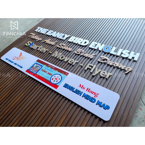 VÁCH NGĂN NHỰA GIẢ GỖ BÌNH DƯƠNG