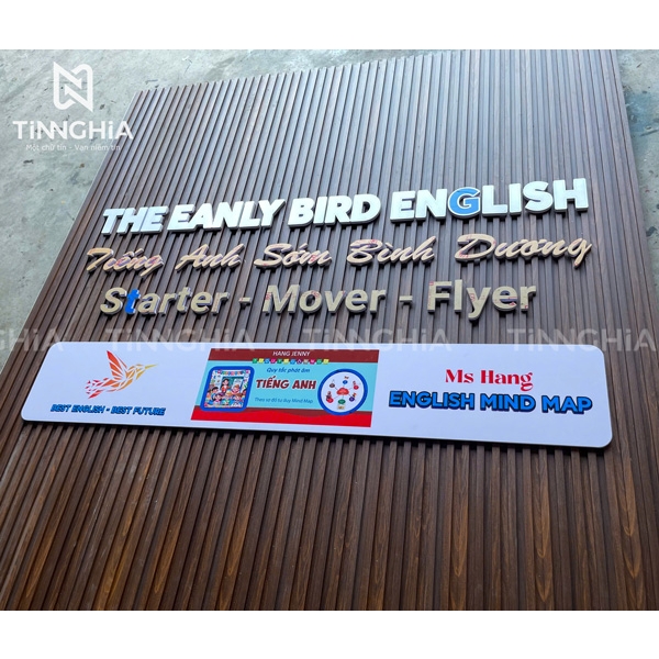 VÁCH NGĂN NHỰA GIẢ GỖ BÌNH DƯƠNG